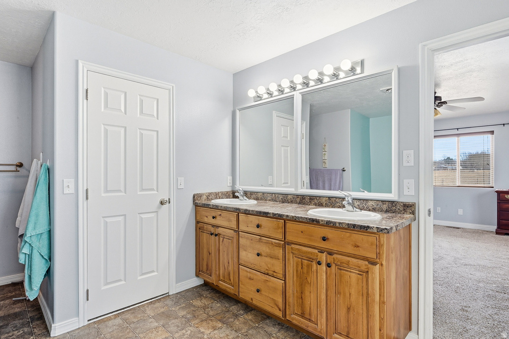 5222 N TOMAHAWK DR Enoch, UT 84721