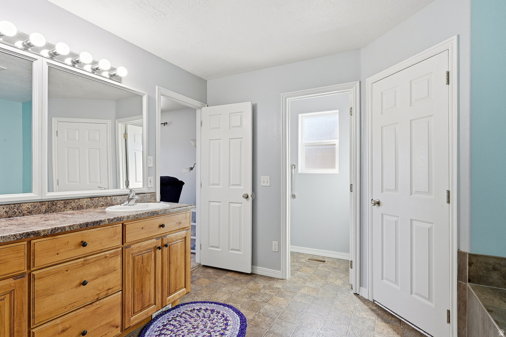 5222 N TOMAHAWK DR Enoch, UT 84721