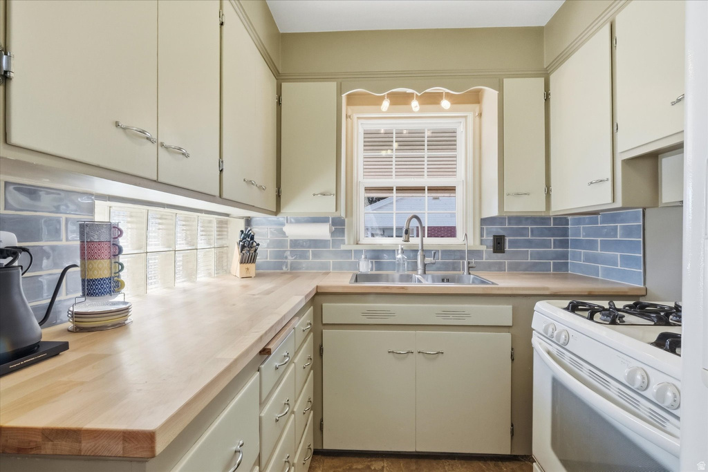 661 N 300 E Logan, UT 84321