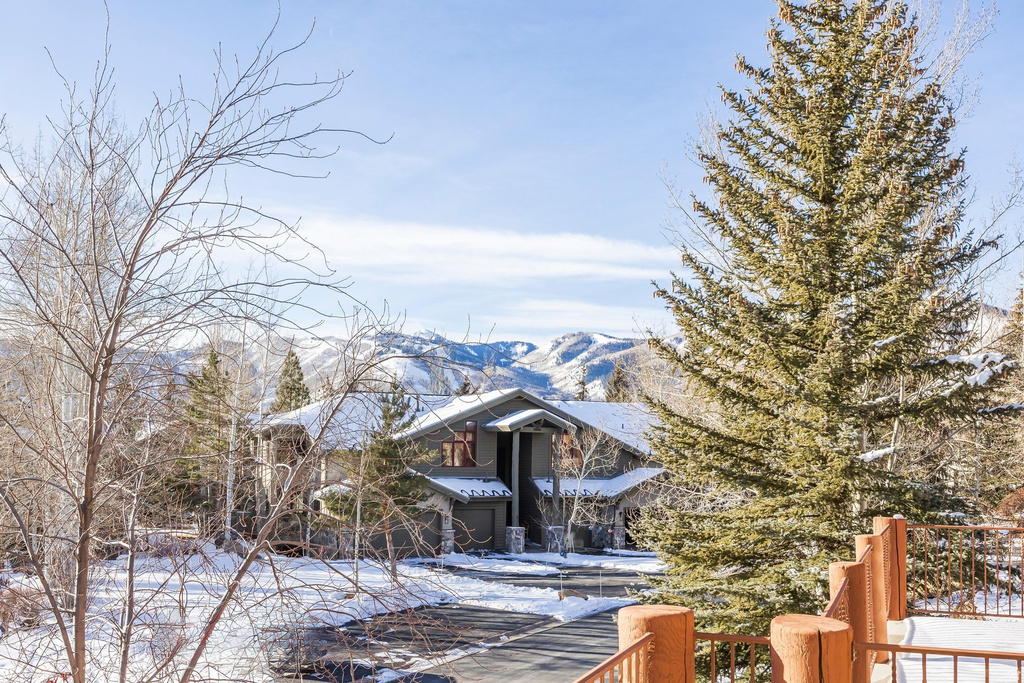 2764 GALLIVAN LOOP #28 Park City, UT 84060