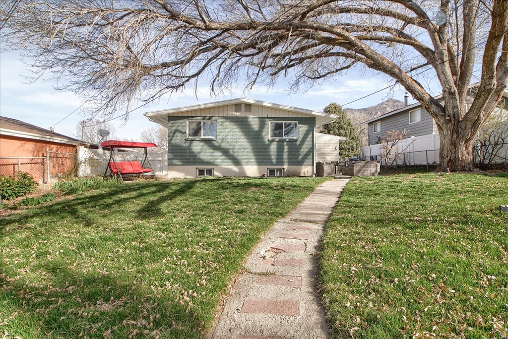 1555 E RUSHTON ST Ogden, UT 84401