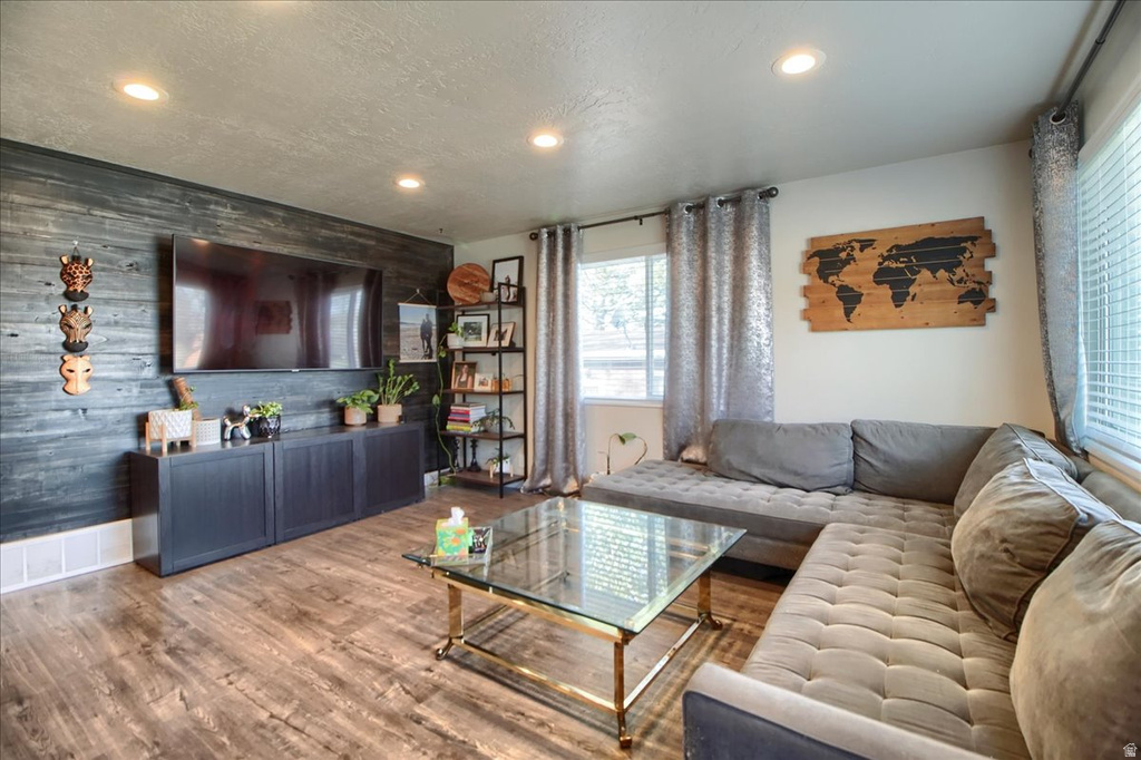 1555 E RUSHTON ST Ogden, UT 84401