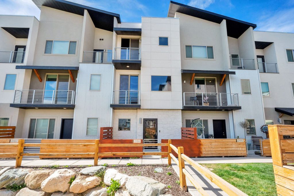 2186 N 525 W Layton, UT 84041