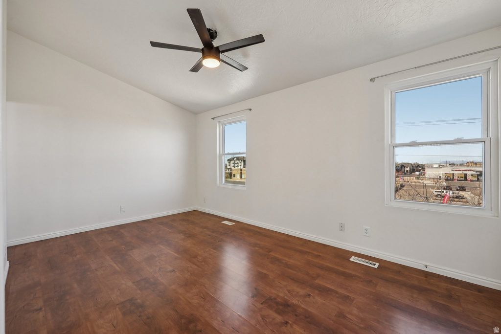 5704 W BRAEMAR CT West Valley City, UT 84128