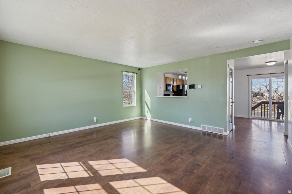 5704 W BRAEMAR CT West Valley City, UT 84128