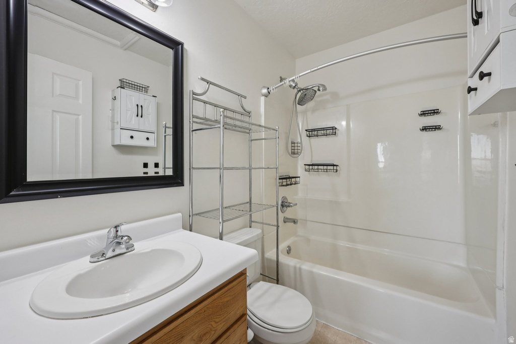 5704 W BRAEMAR CT West Valley City, UT 84128