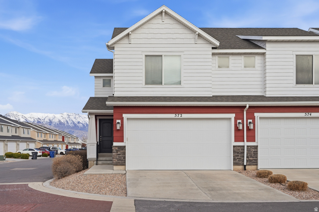 572 S SILVERMOON LN Saratoga Springs, UT 84045