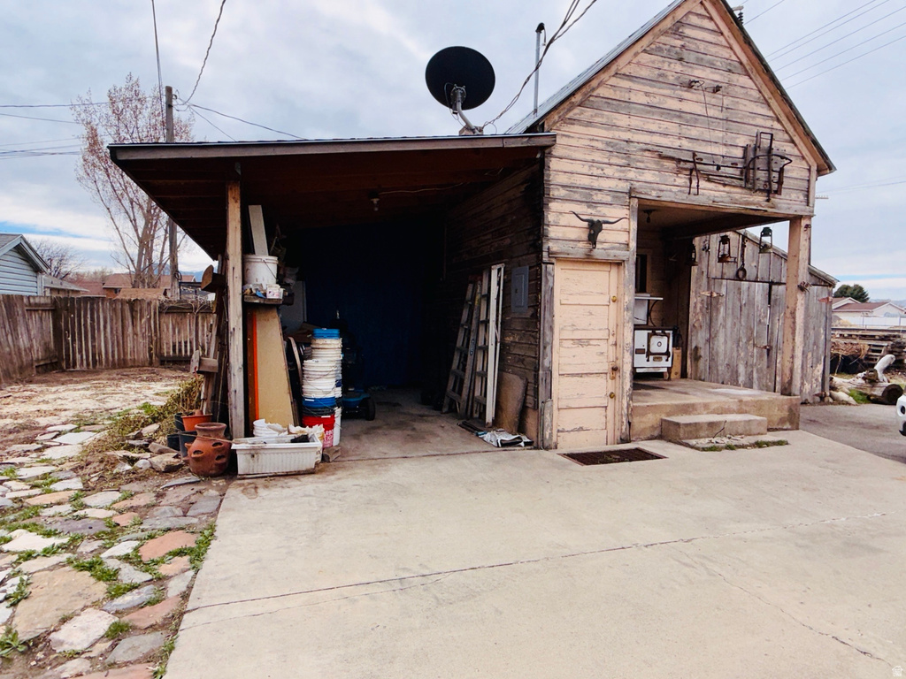 393 W CENTER ST Springville, UT 84663