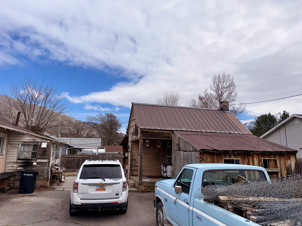 393 W CENTER ST Springville, UT 84663