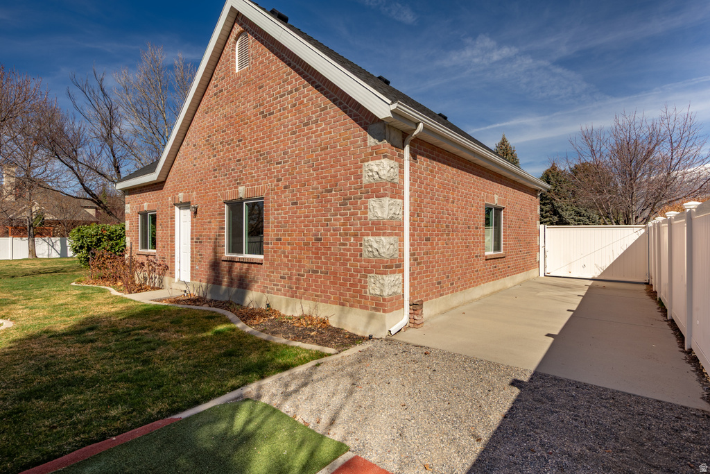 5843 W AVONMORE CIR Highland, UT 84003