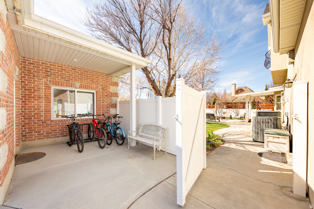 5843 W AVONMORE CIR Highland, UT 84003