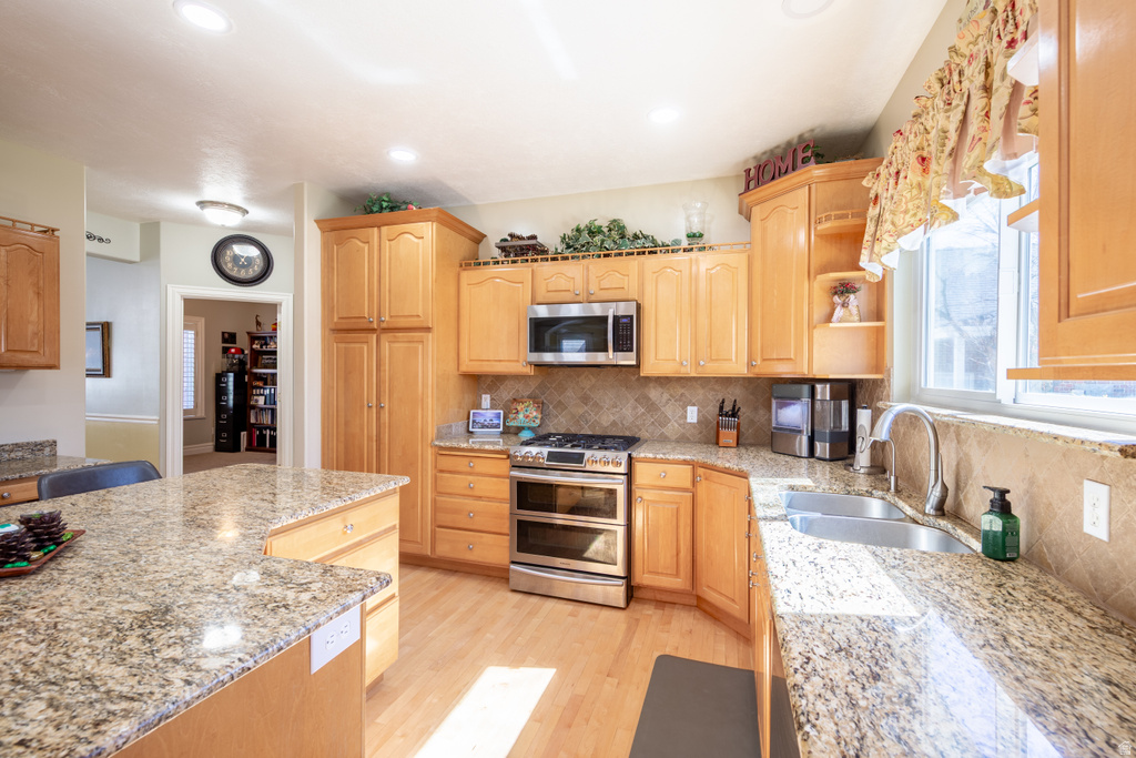 5843 W AVONMORE CIR Highland, UT 84003
