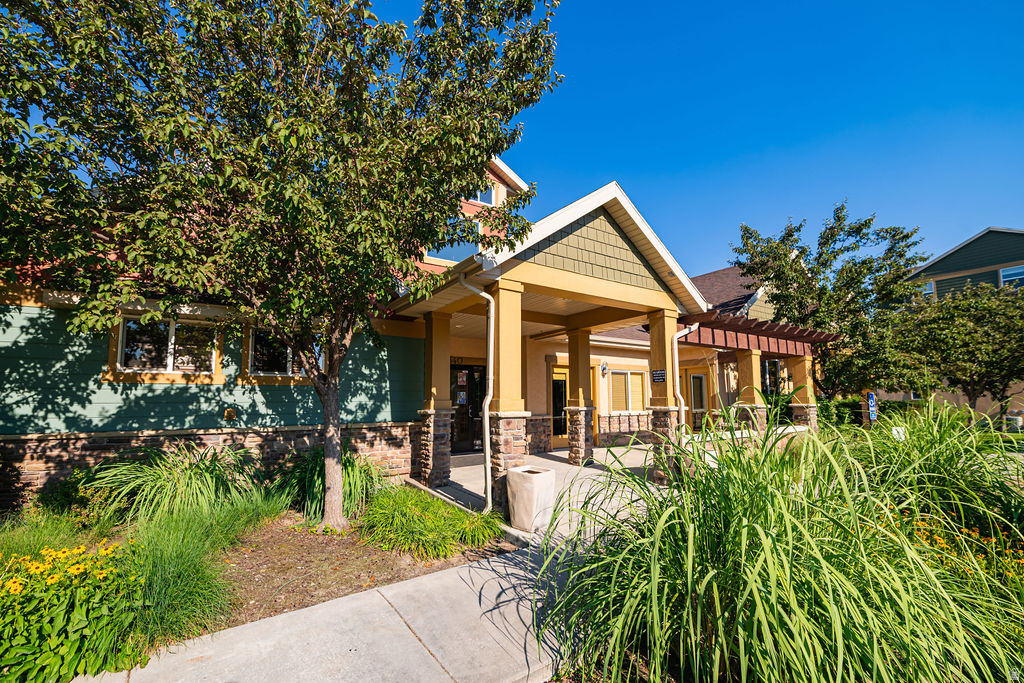 936 W SPRING CREEK LN Farmington, UT 84025