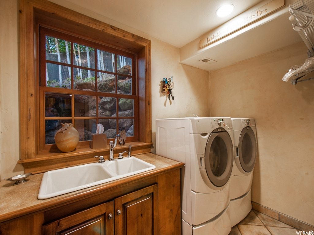 2015 E DIMPLE DELL RD Sandy, UT 84092