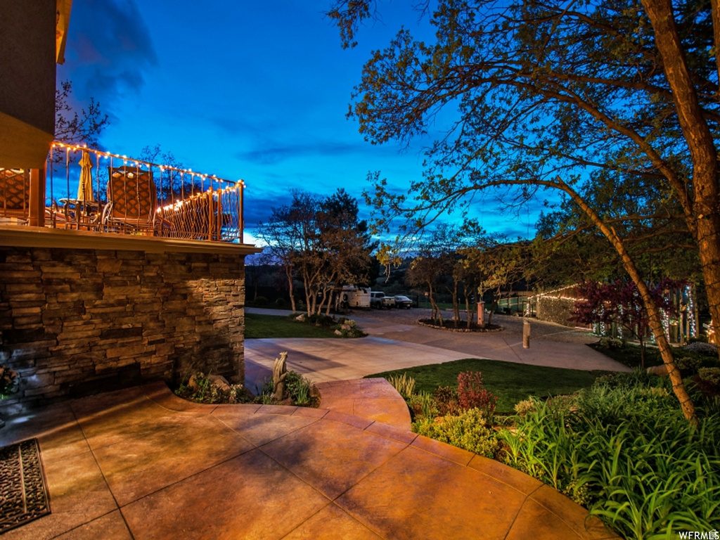 2015 E DIMPLE DELL RD Sandy, UT 84092