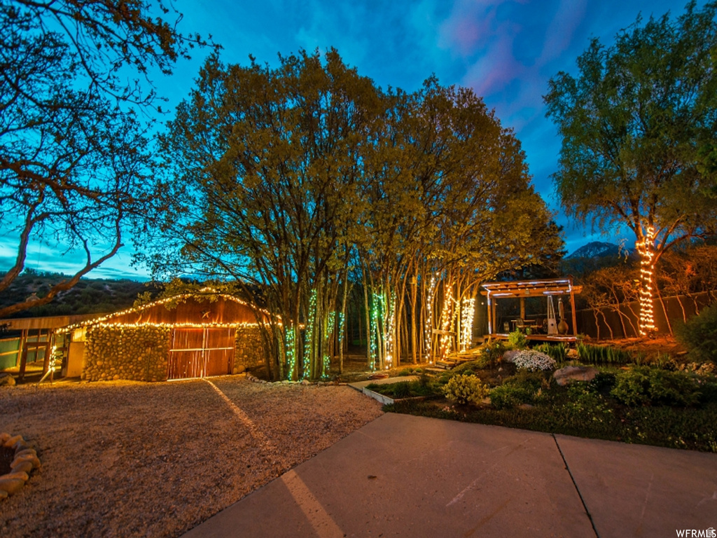 2015 E DIMPLE DELL RD Sandy, UT 84092