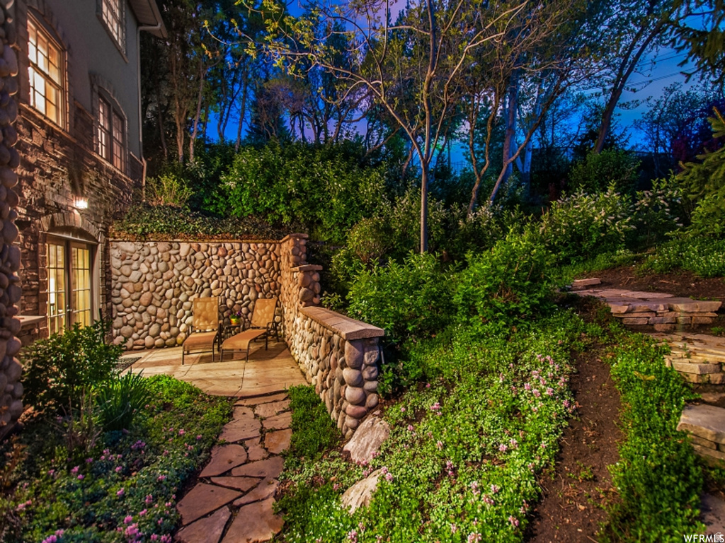 2015 E DIMPLE DELL RD Sandy, UT 84092