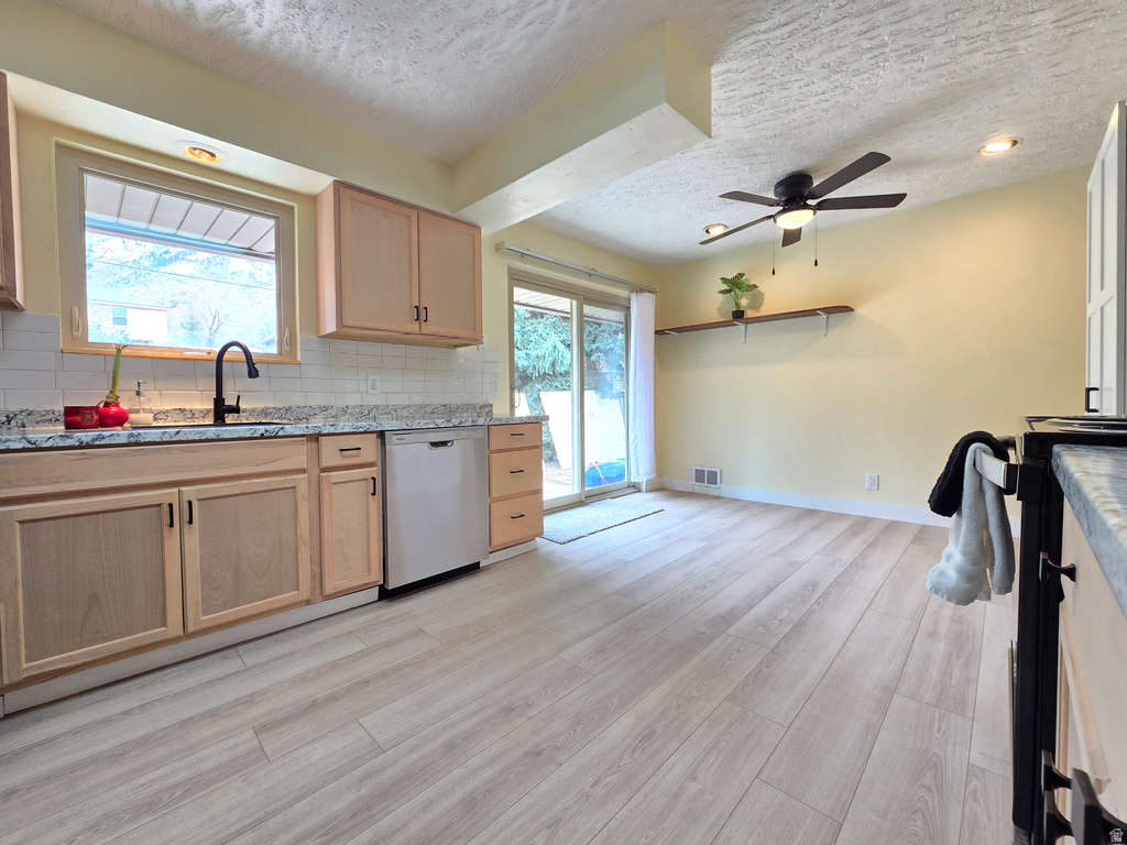 2084 ROBINS AVE Ogden, UT 84401