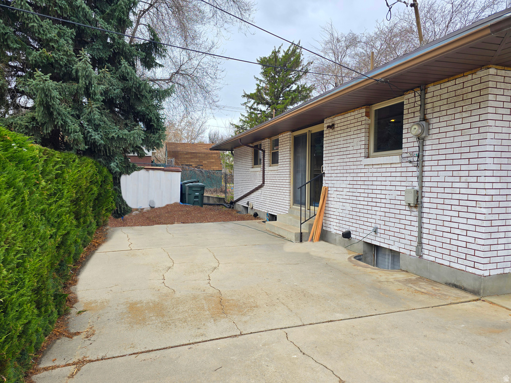 2084 ROBINS AVE Ogden, UT 84401