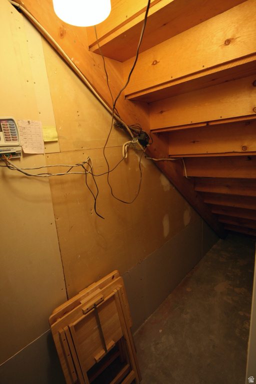 1242 E EARL WAY Sandy, UT 84094