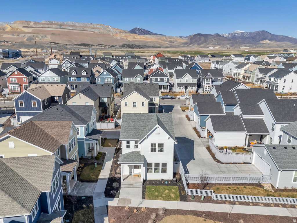 6811 W SKIP ROCK RD South Jordan, UT 84009