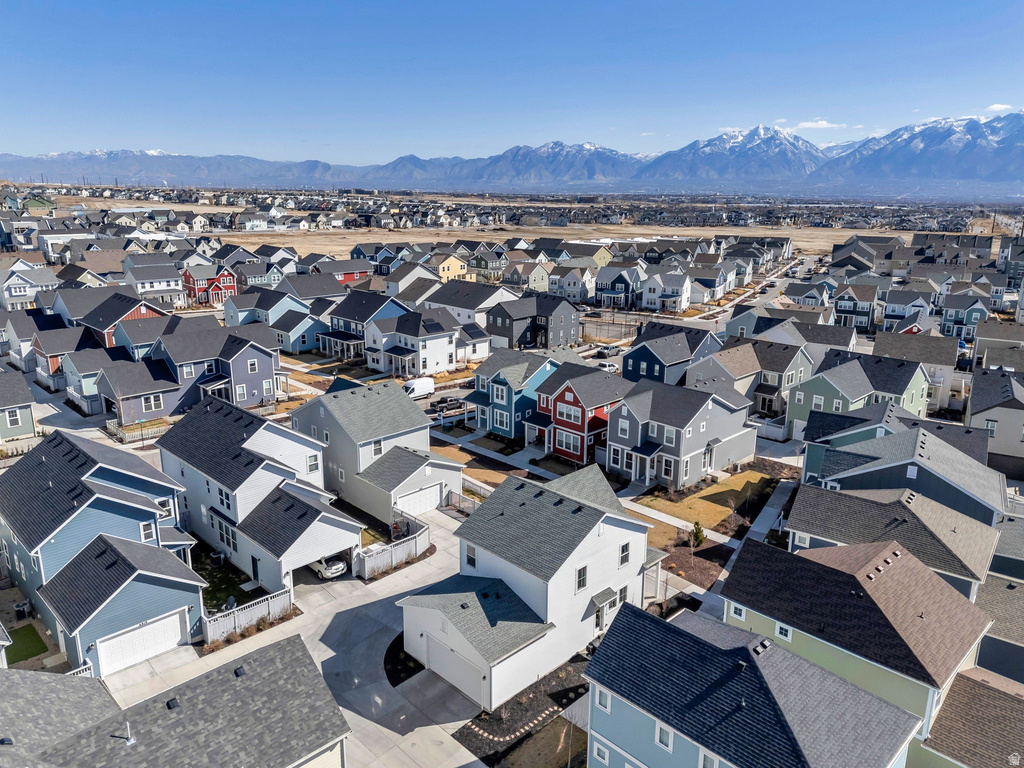 6811 W SKIP ROCK RD South Jordan, UT 84009