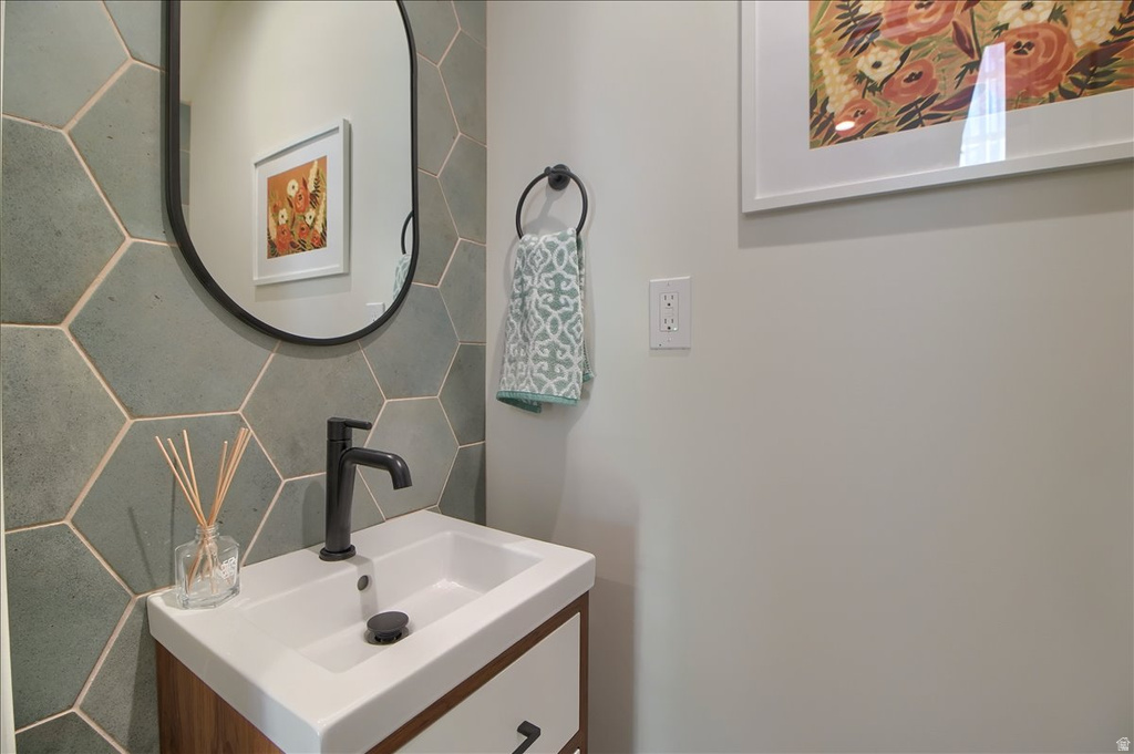 674 N OAKLEY ST #F102 Salt Lake City, UT 84116