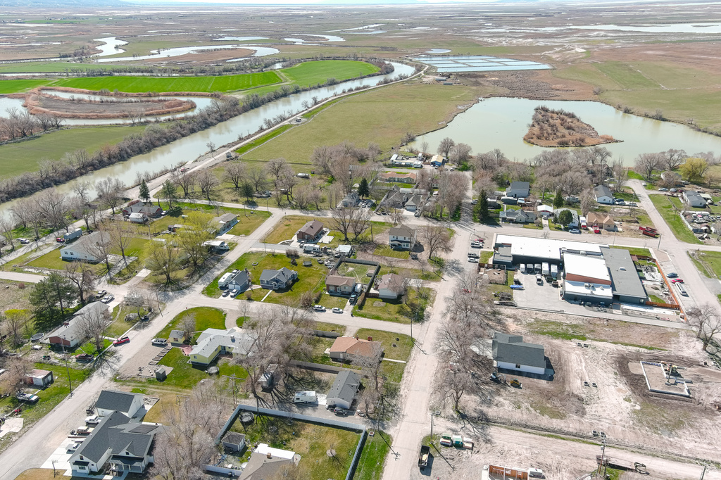 2305 N 3900 W Corinne, UT 84307