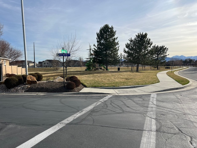 1542 W MYRTLEWOOD LN South Jordan, UT 84095