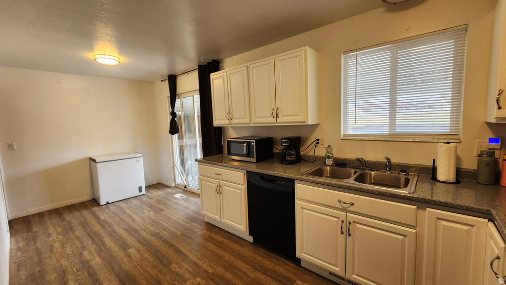 4905 W HELLAS DR West Valley City, UT 84120