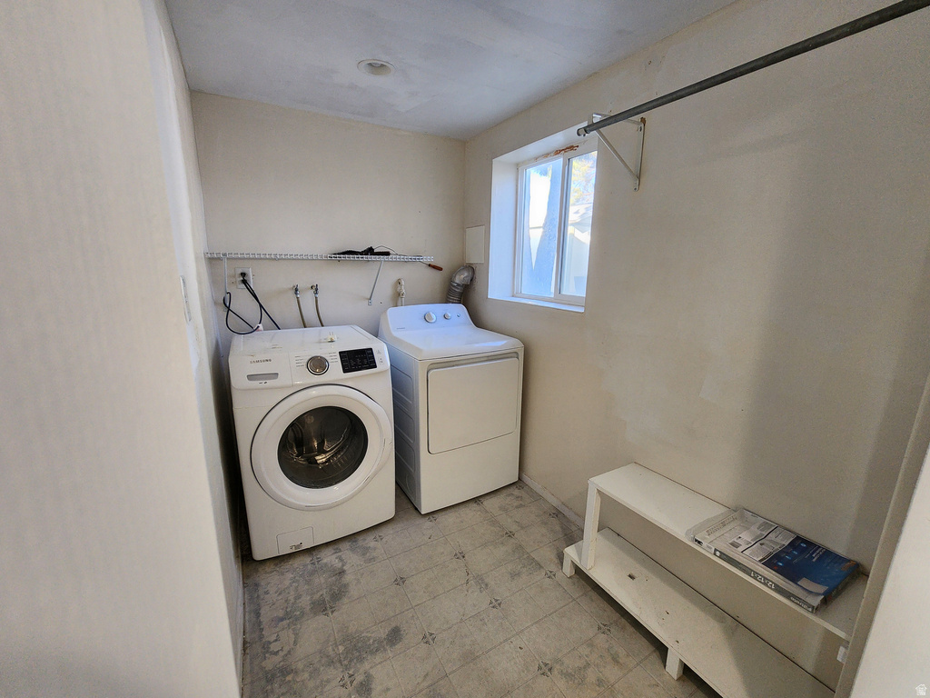 6223 S CLARA DR Taylorsville, UT 84129