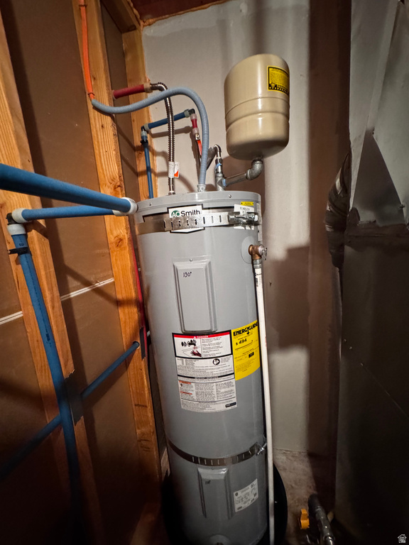 1852 N BLUE IRIS AVE #1048 Tooele, UT 84074