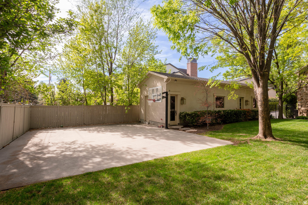 2620 E CASTO LN Holladay, UT 84117
