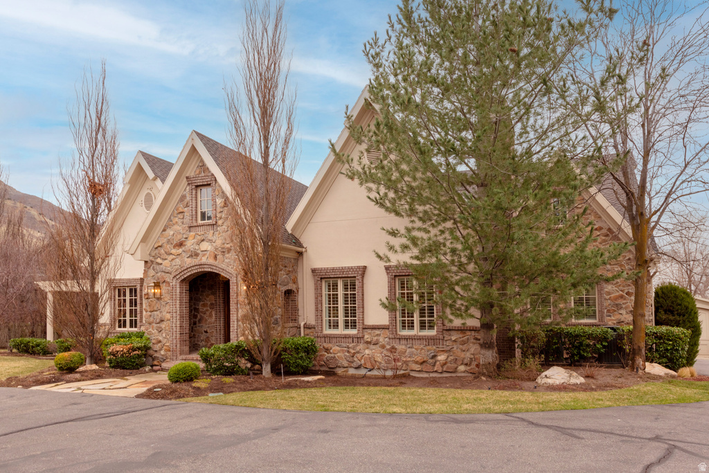 2620 E CASTO LN Holladay, UT 84117