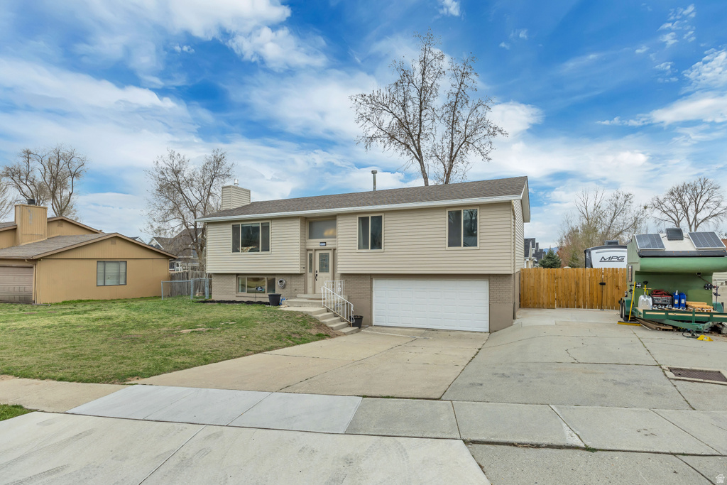 9218 S LAURA ANNE WAY Sandy, UT 84094