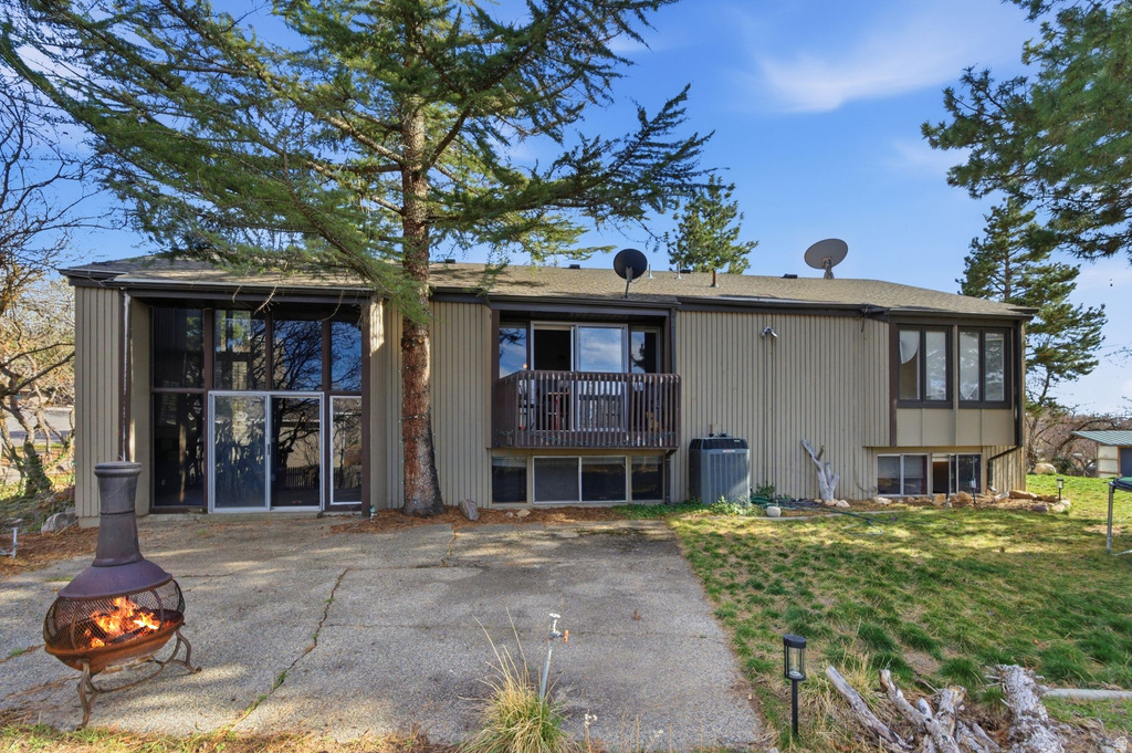 4030 S HALE DR Salt Lake City, UT 84108