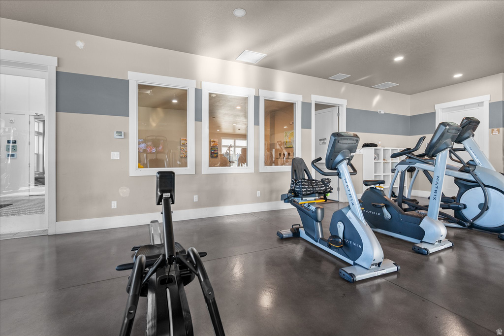 3261 S BURKHILL LN Syracuse, UT 84075