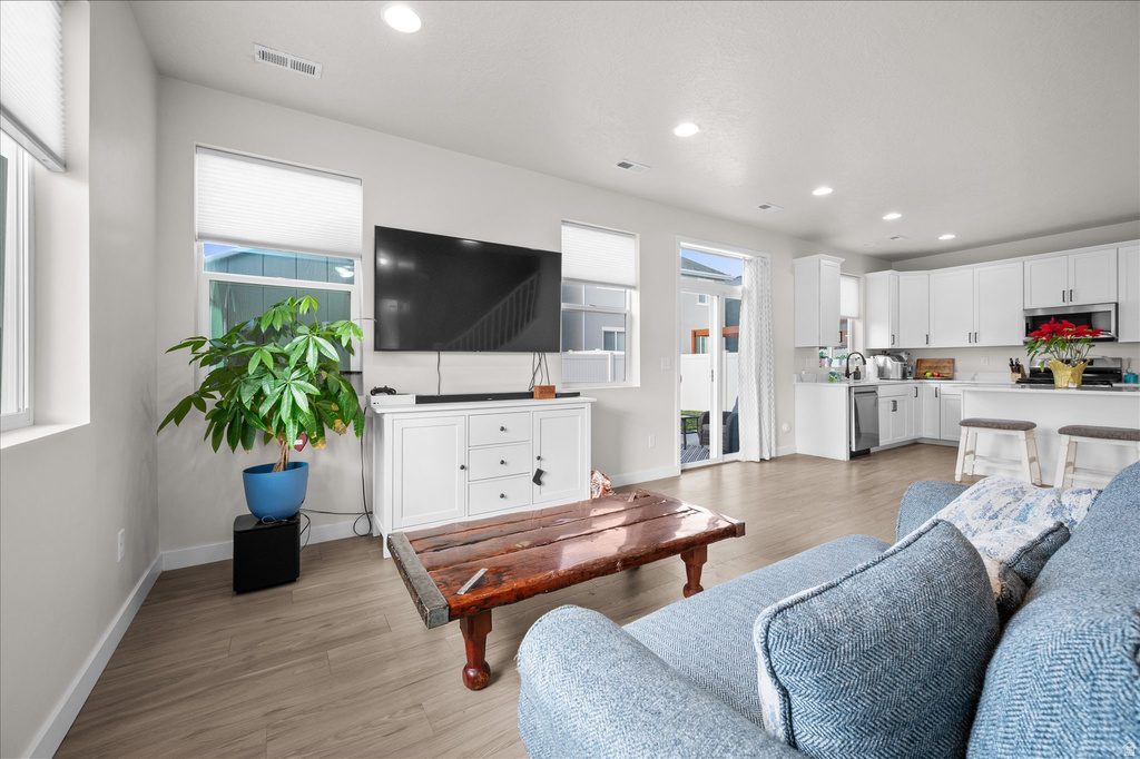 3261 S BURKHILL LN Syracuse, UT 84075