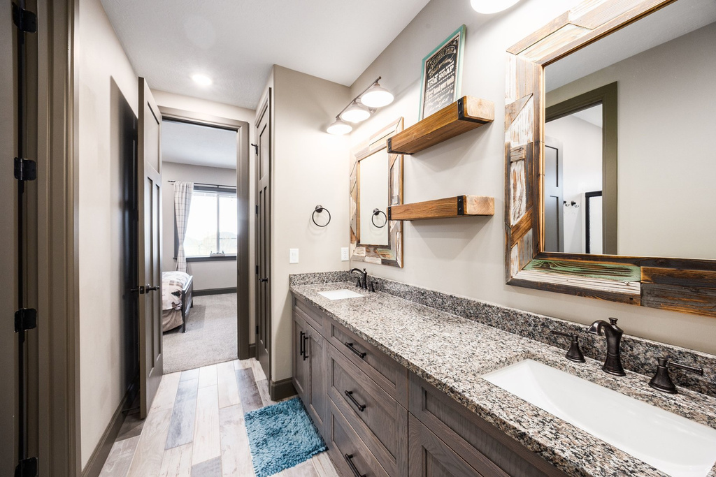 15113 S CEDAR MEADOW CIR Herriman, UT 84096