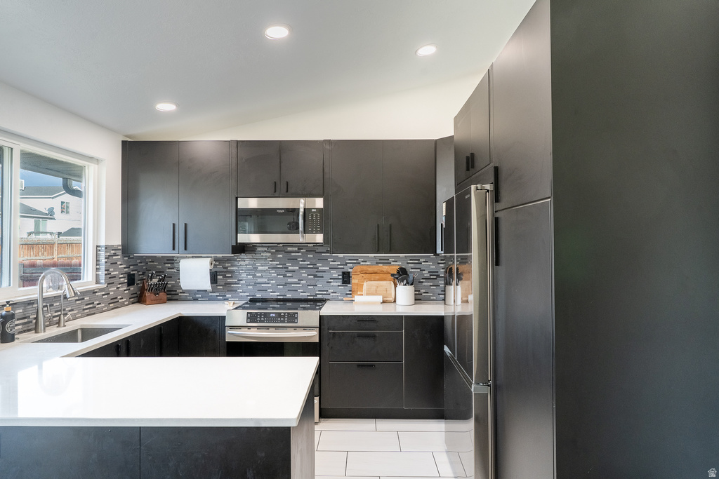 6070 S COUGAR LN Kearns, UT 84118