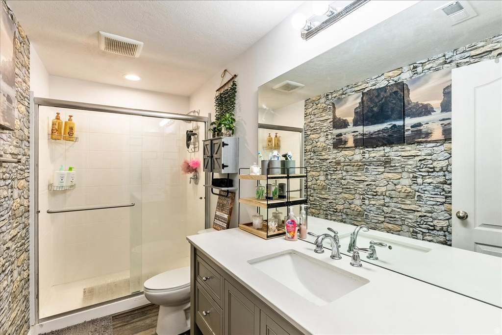 7032 W 8130 ST West Jordan, UT 84081