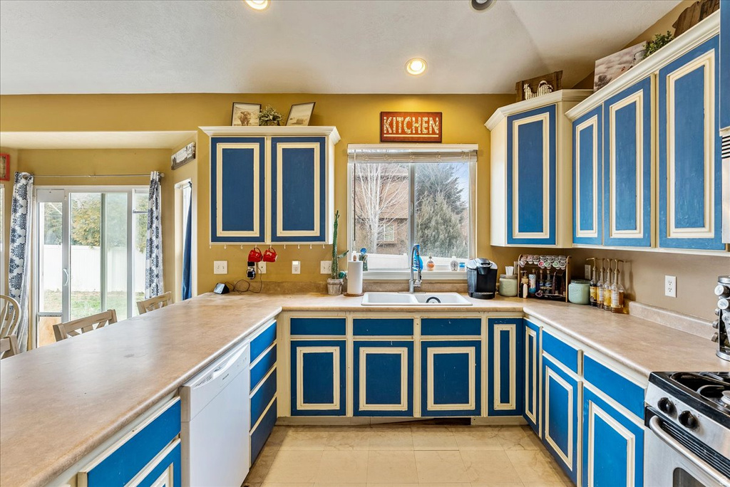 7032 W 8130 ST West Jordan, UT 84081