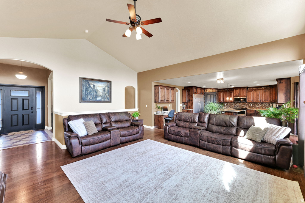 1899 S 3720 W Syracuse, UT 84075