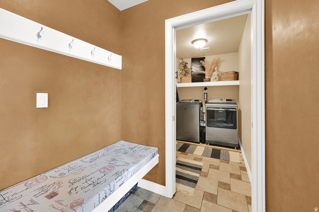 1899 S 3720 W Syracuse, UT 84075