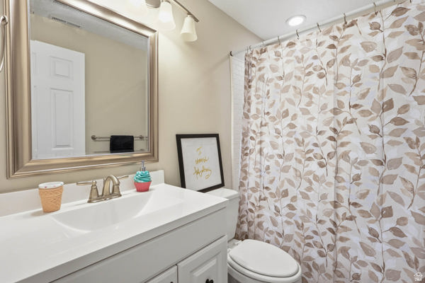 687 W 2025 N Centerville, UT 84014