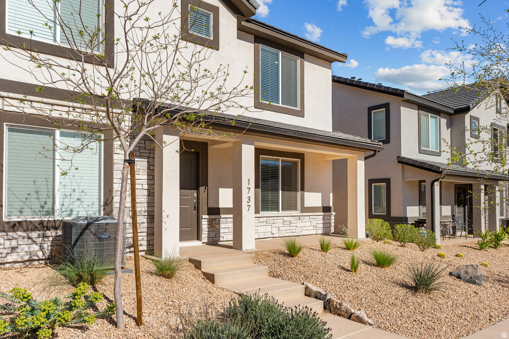 1737 S DEVILS GARDEN LN Washington, UT 84780