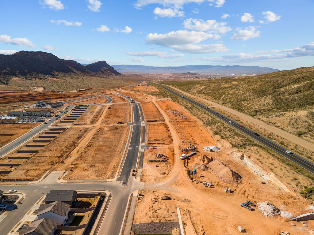 1737 S DEVILS GARDEN LN Washington, UT 84780