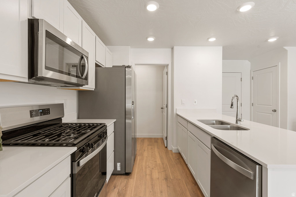 1737 S DEVILS GARDEN LN Washington, UT 84780