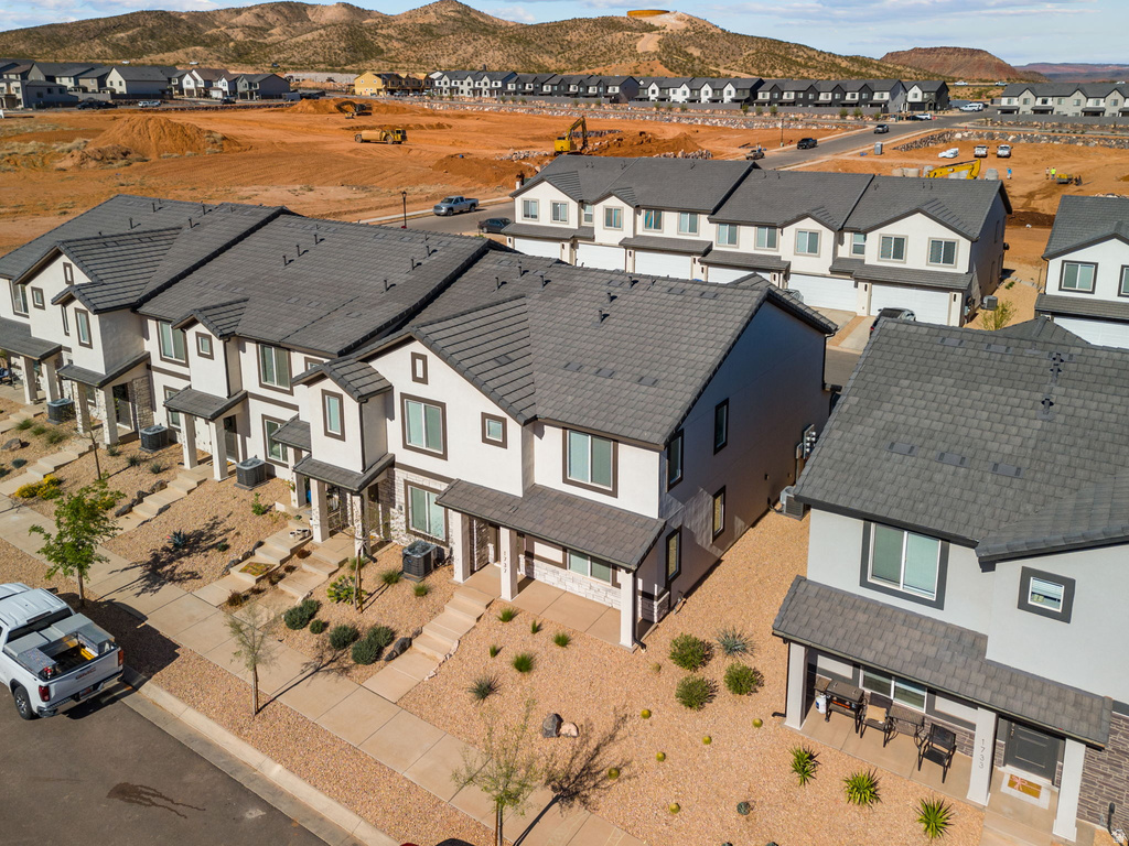 1737 S DEVILS GARDEN LN Washington, UT 84780