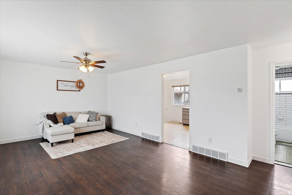 5356 W FARAH CIR Salt Lake City, UT 84118